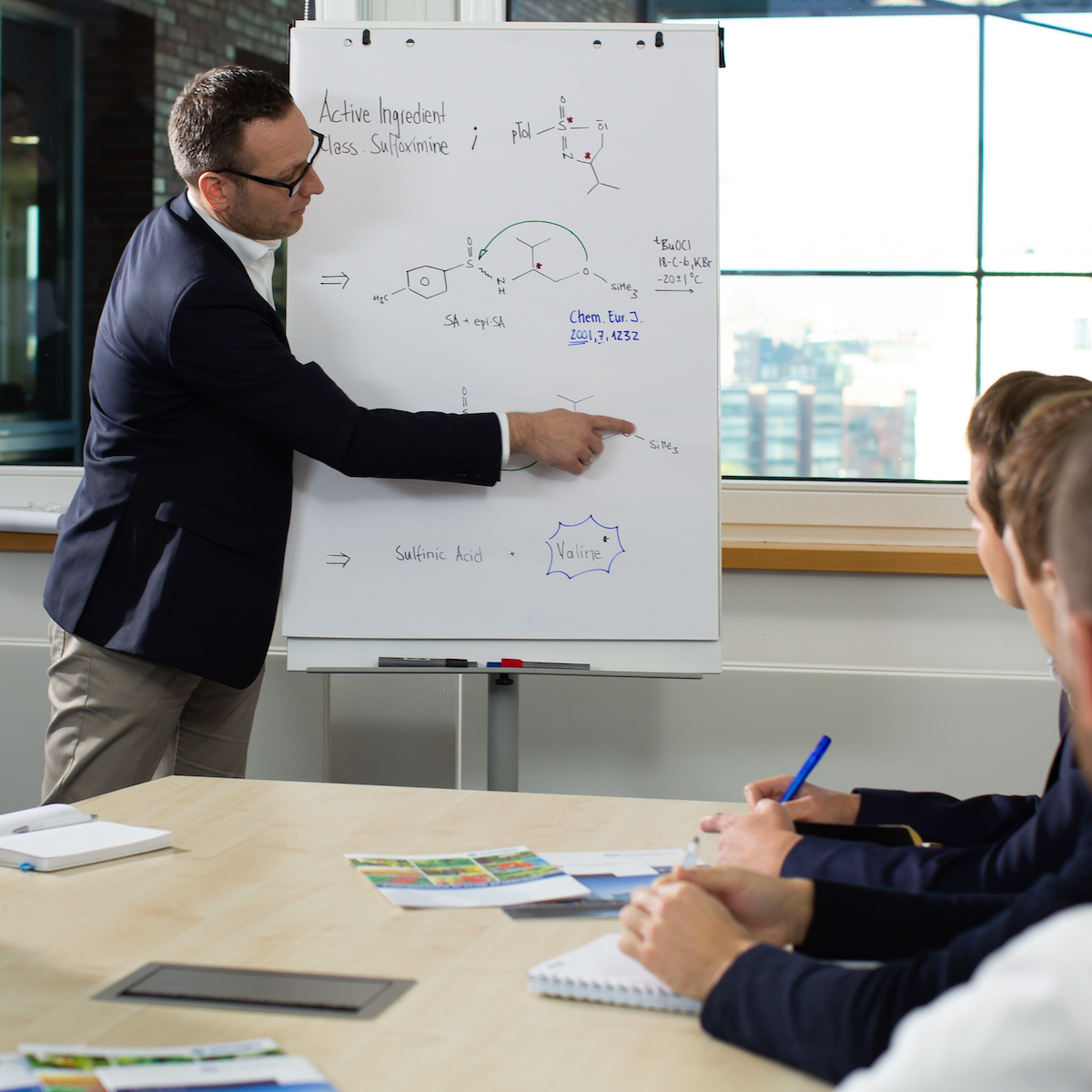 Chemikalien Vertrieb, Whiteboard, Konferenzraum